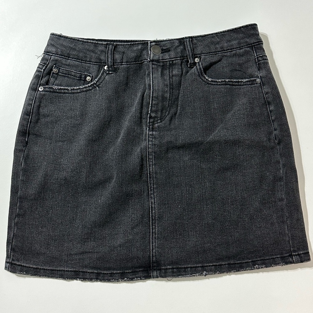 Elegant Charcoal Denim Pencil Skirt